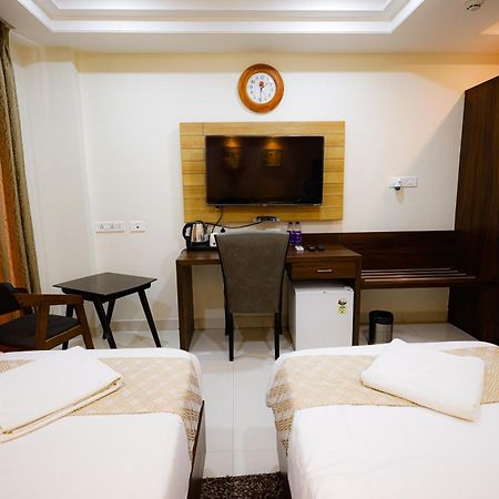 M Square Hotel Haidarábád Kültér fotó
