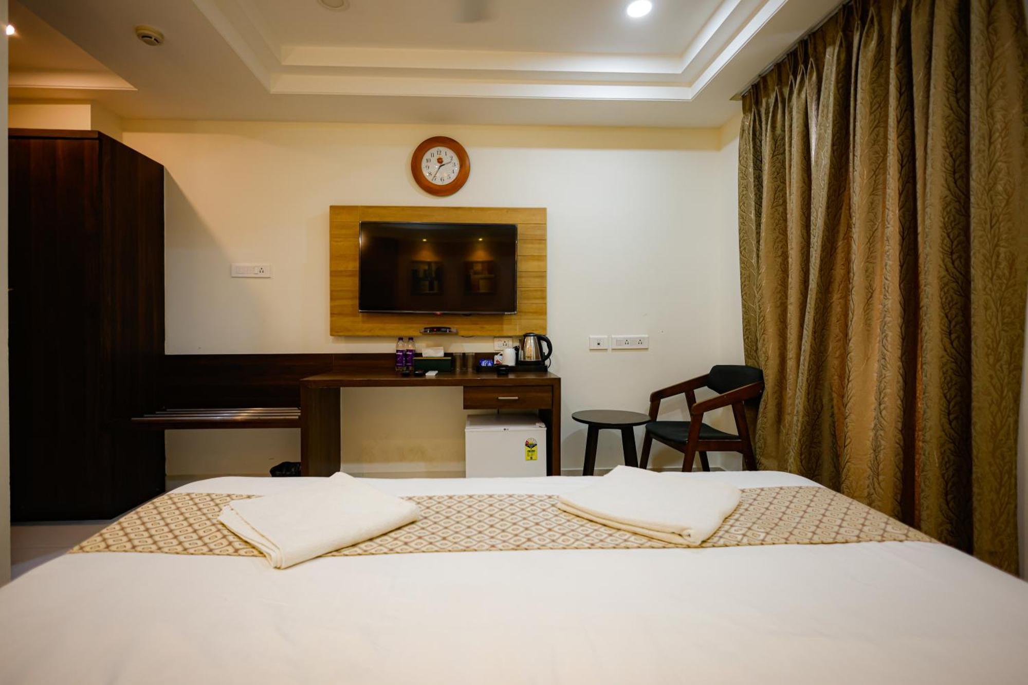 M Square Hotel Haidarábád Kültér fotó