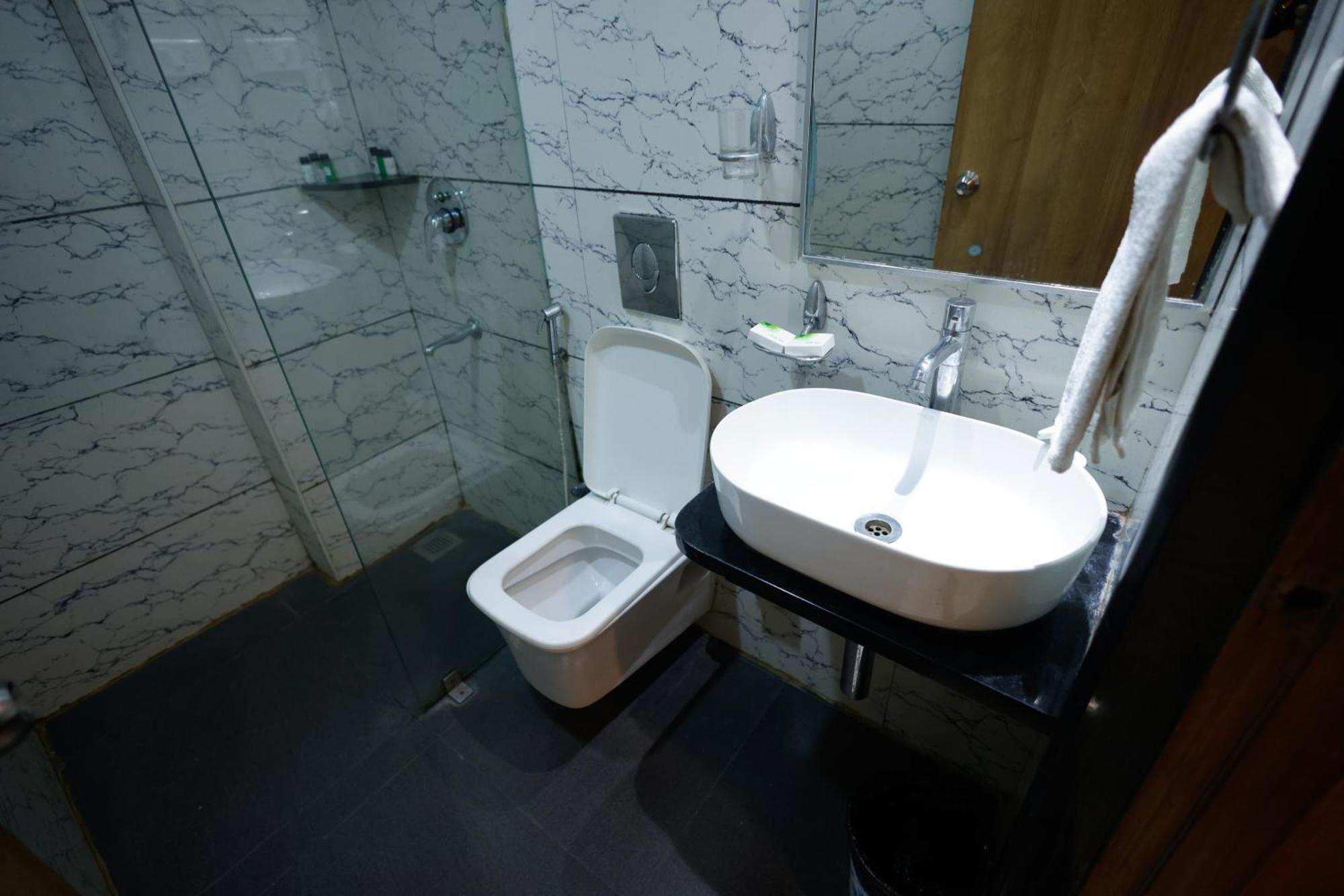 M Square Hotel Haidarábád Kültér fotó