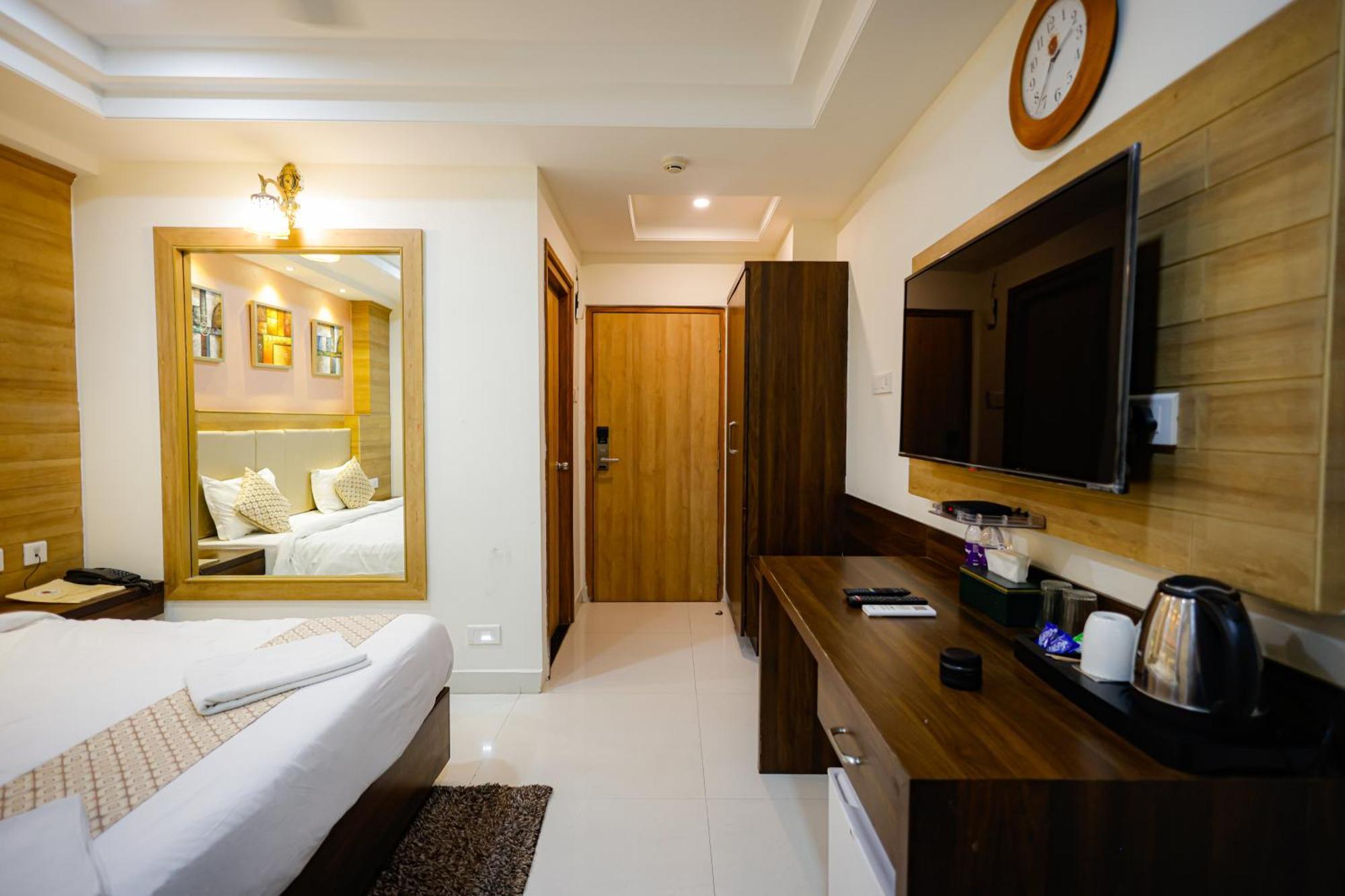 M Square Hotel Haidarábád Kültér fotó