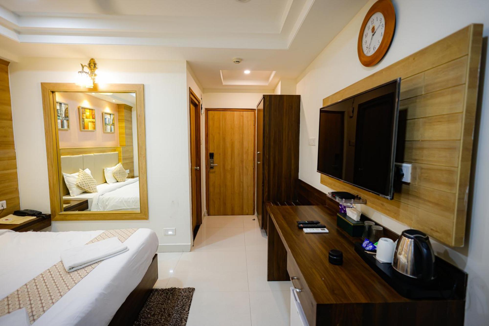 M Square Hotel Haidarábád Kültér fotó