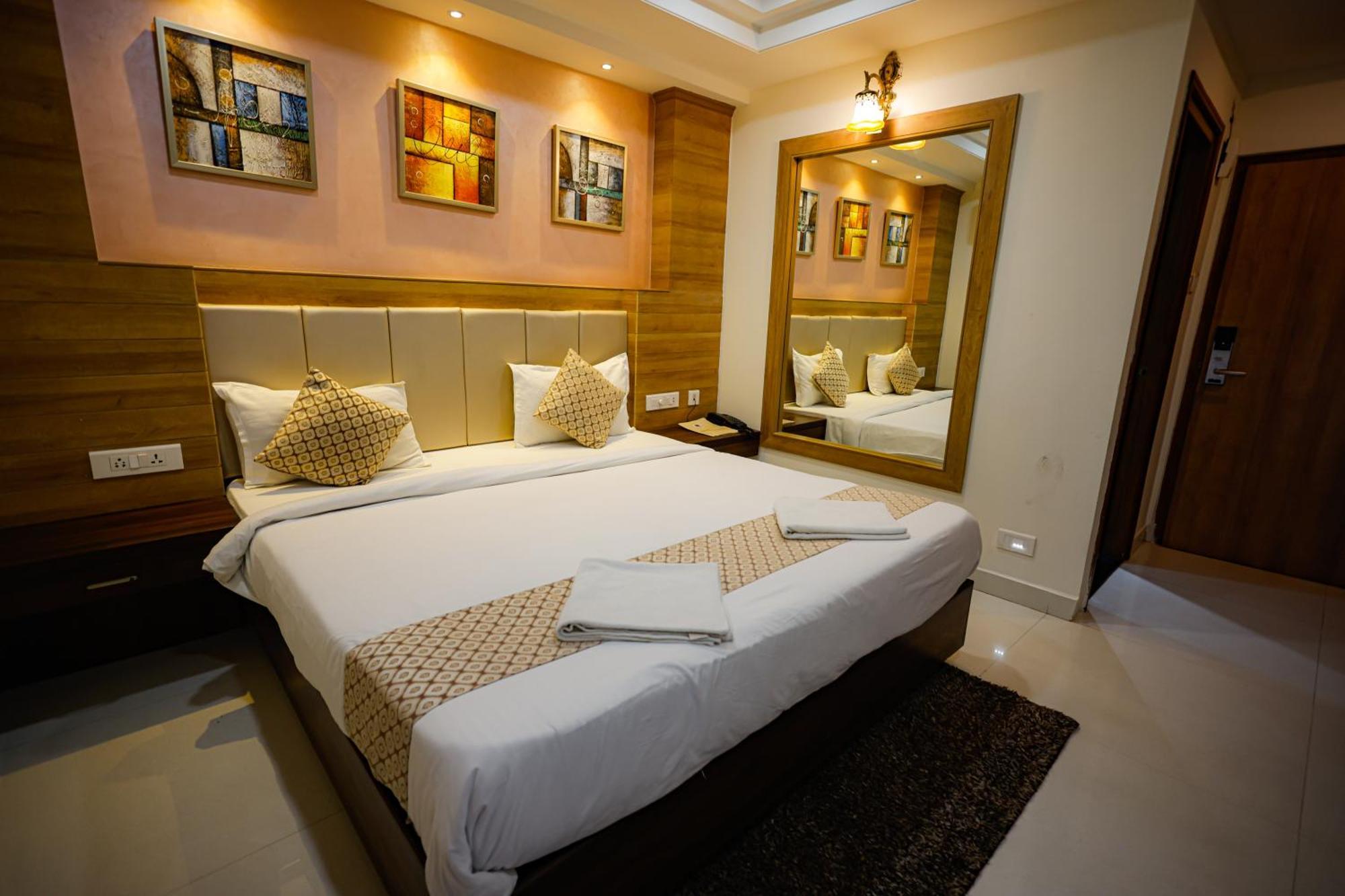 M Square Hotel Haidarábád Kültér fotó