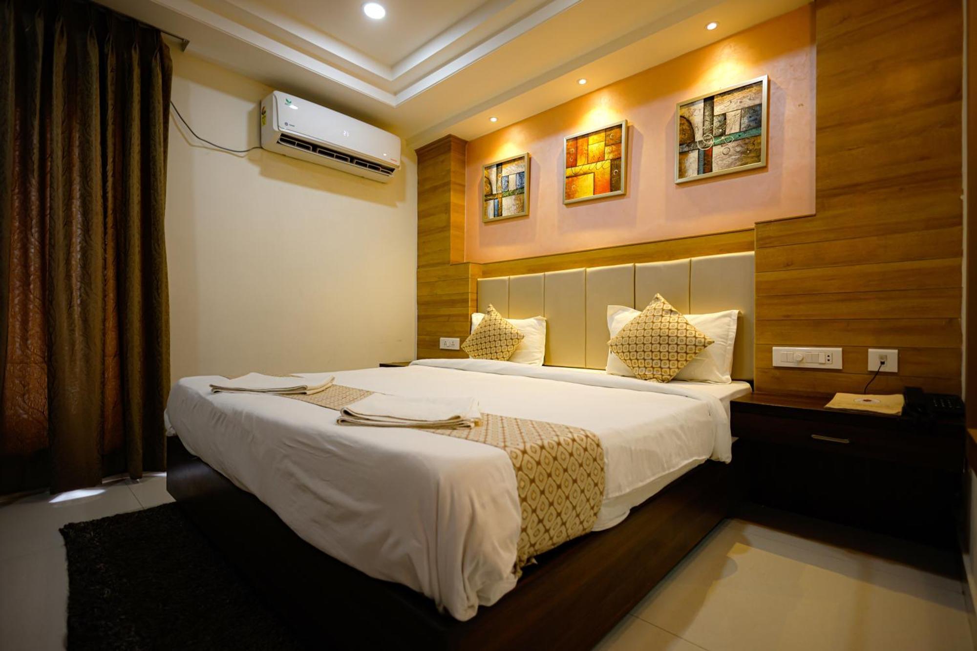 M Square Hotel Haidarábád Kültér fotó