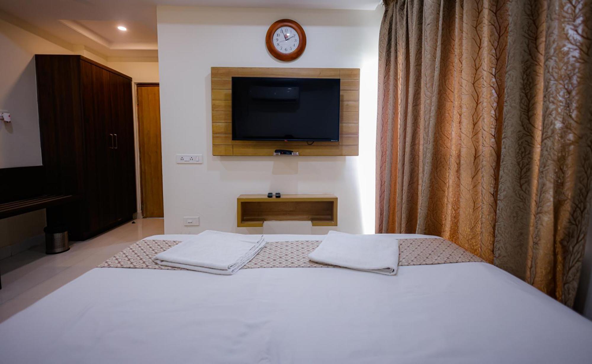 M Square Hotel Haidarábád Kültér fotó
