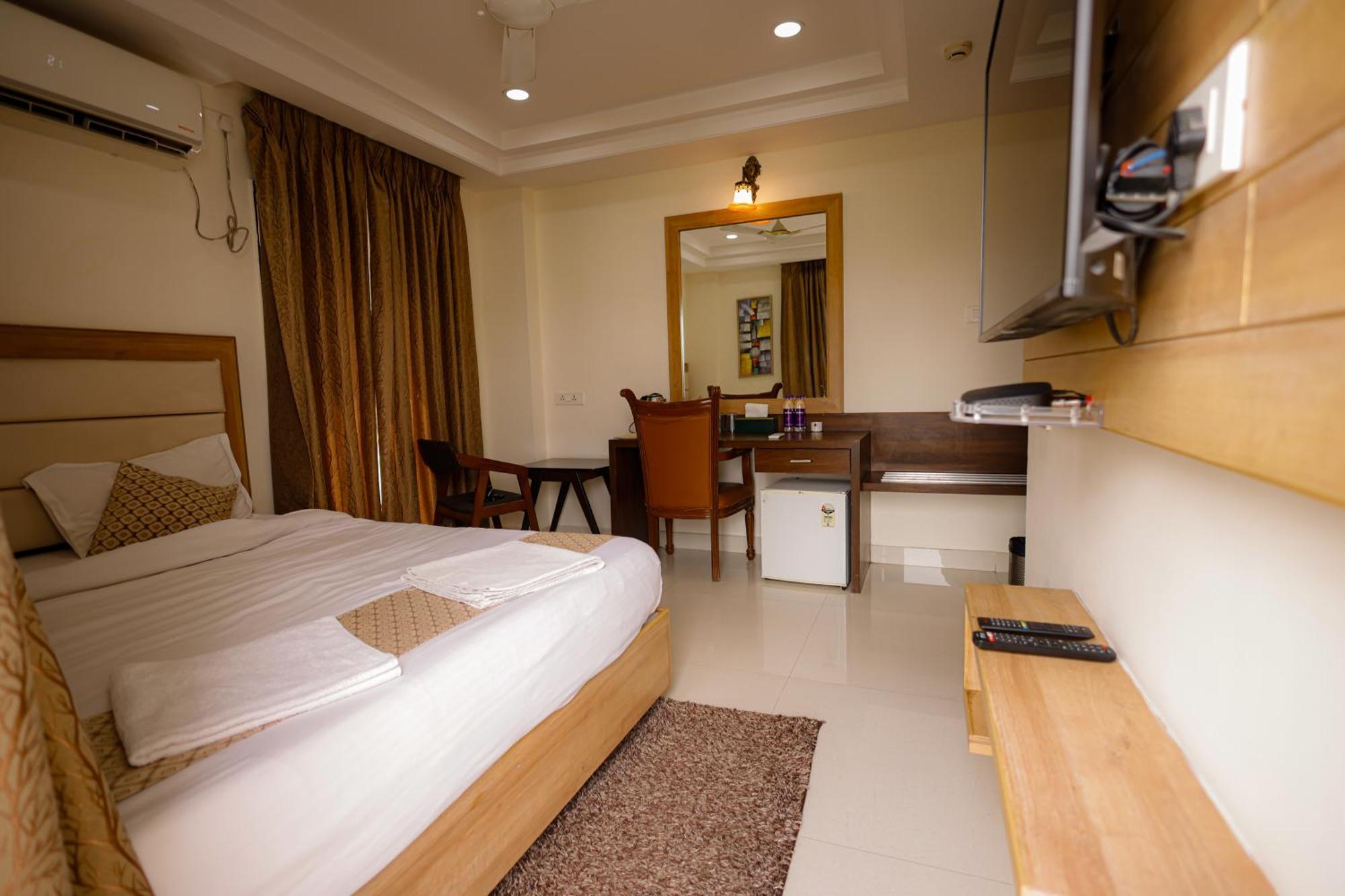 M Square Hotel Haidarábád Kültér fotó