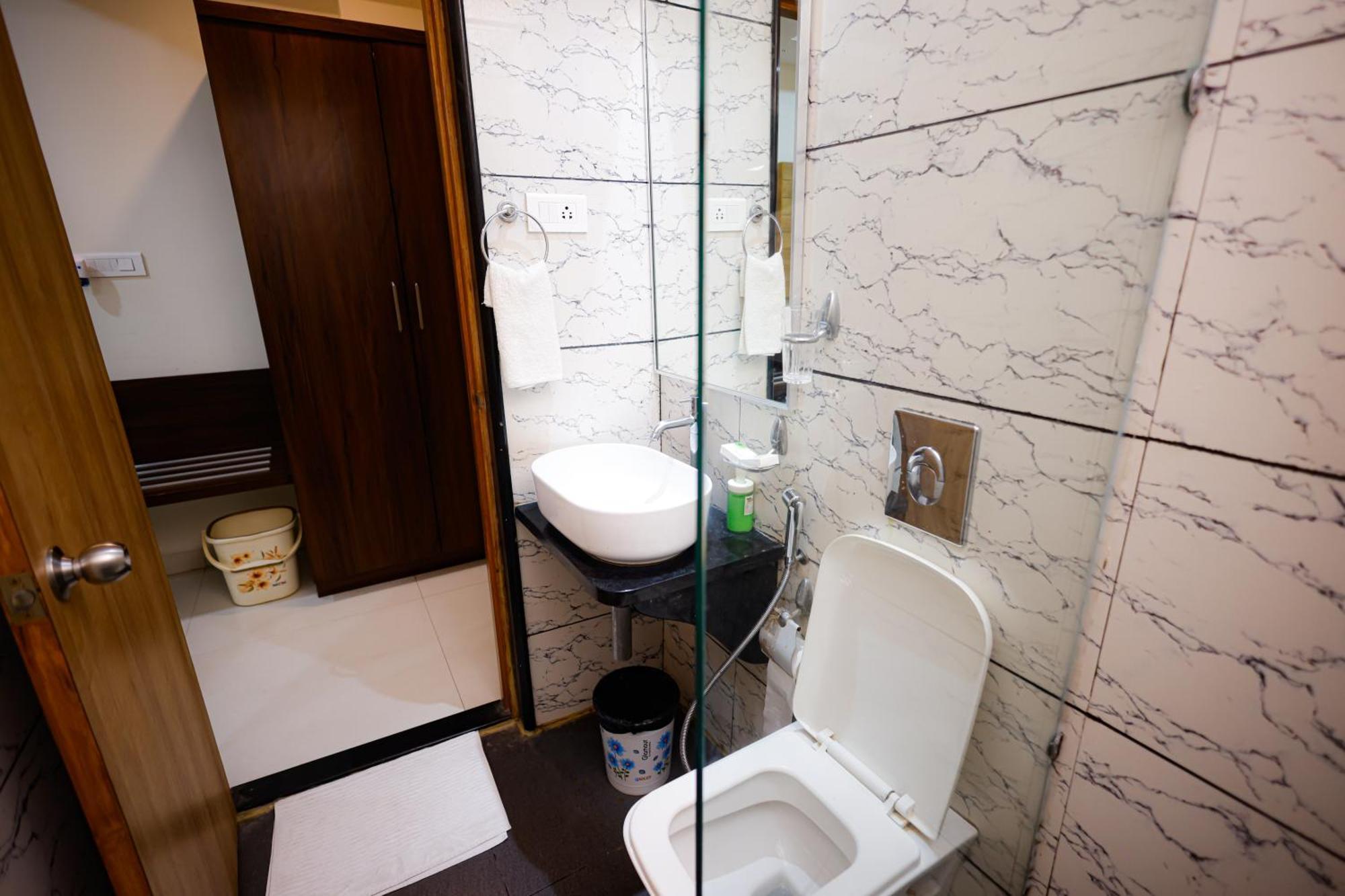 M Square Hotel Haidarábád Kültér fotó