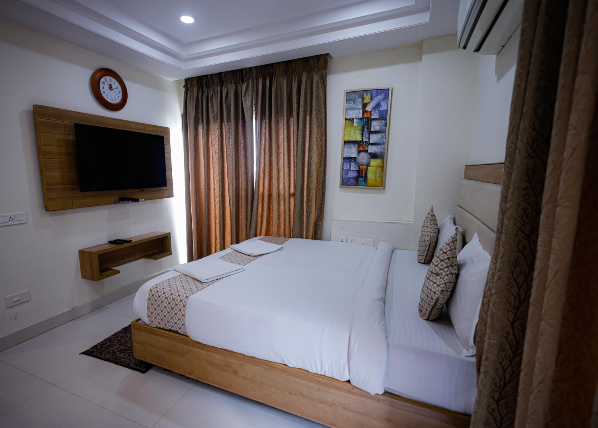 M Square Hotel Haidarábád Kültér fotó