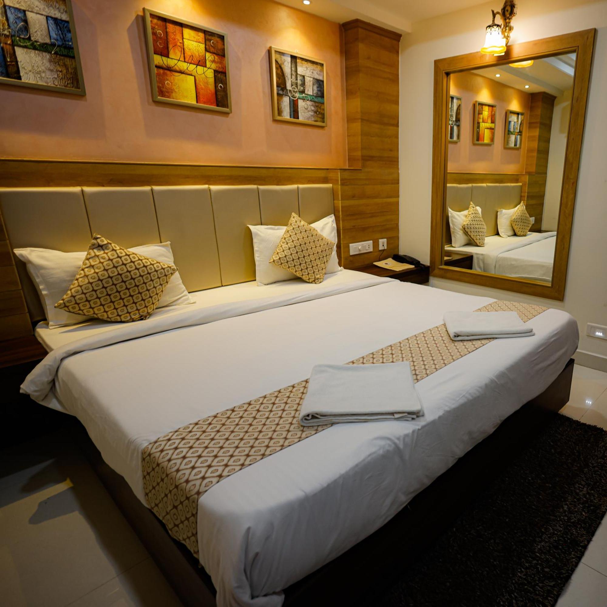 M Square Hotel Haidarábád Kültér fotó