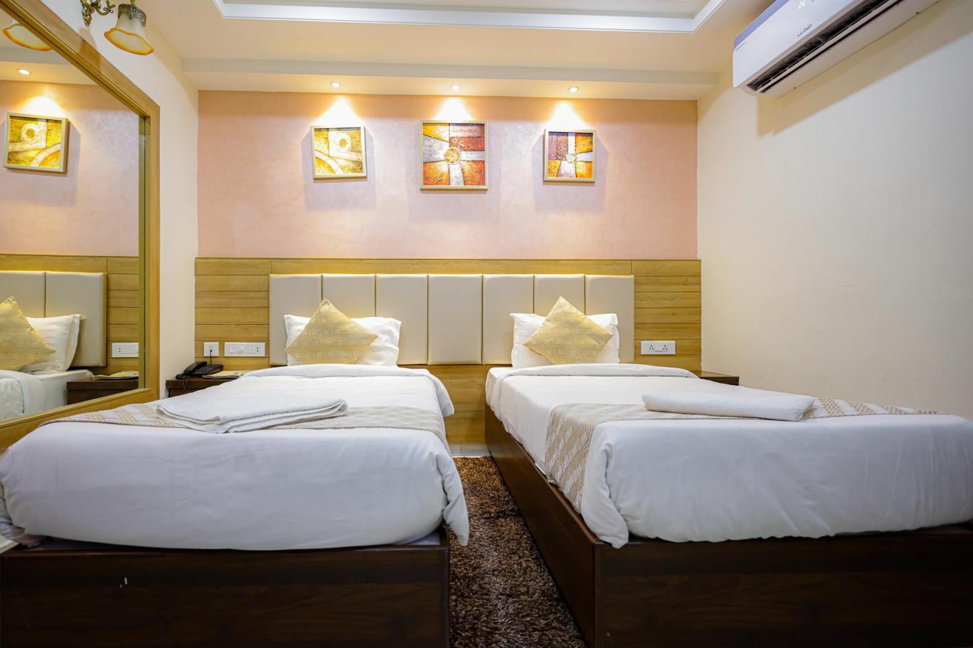 M Square Hotel Haidarábád Kültér fotó