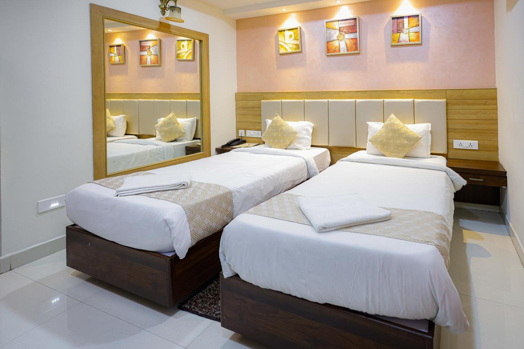 M Square Hotel Haidarábád Kültér fotó
